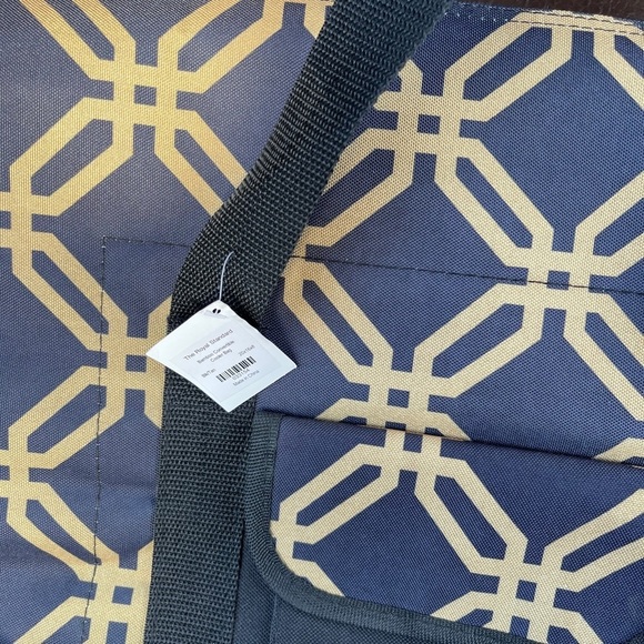 NEW Royal standard Insulated Navy Gold coooler bag - Picture 3 of 7